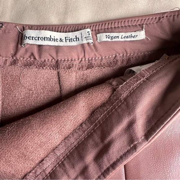 Abercrombie & Fitch Mauve Mini Skirt Small - Picture 4 of 5